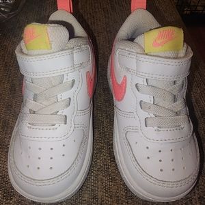 Nike Court Borough low kid shoes